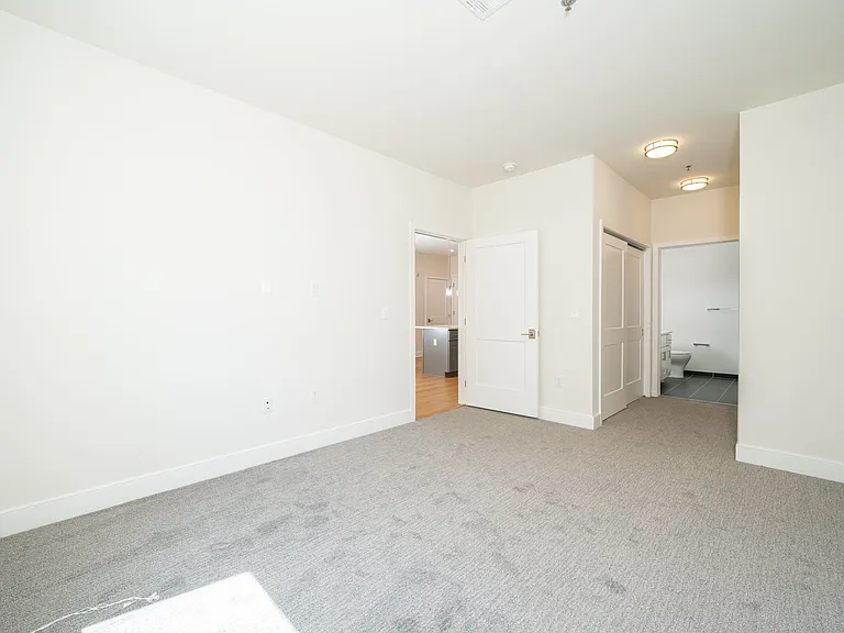 19 East — Photo 20