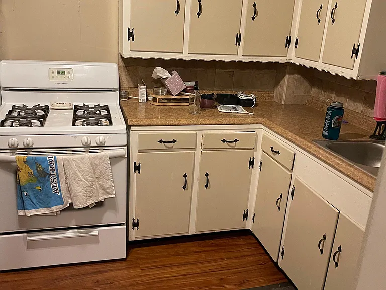 288 Woodford St #3 — Photo 3