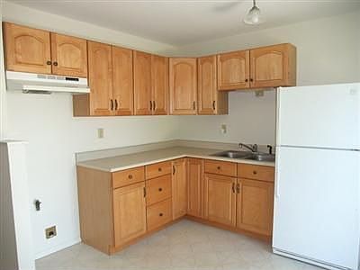 3rd image of 1059 Mystic Ln N