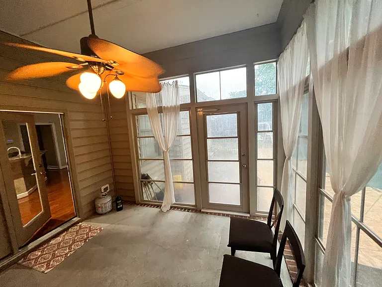 305 Fairway Ln — Photo 6