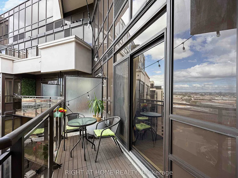 1060 Sheppard Ave W #1521 — Photo 42