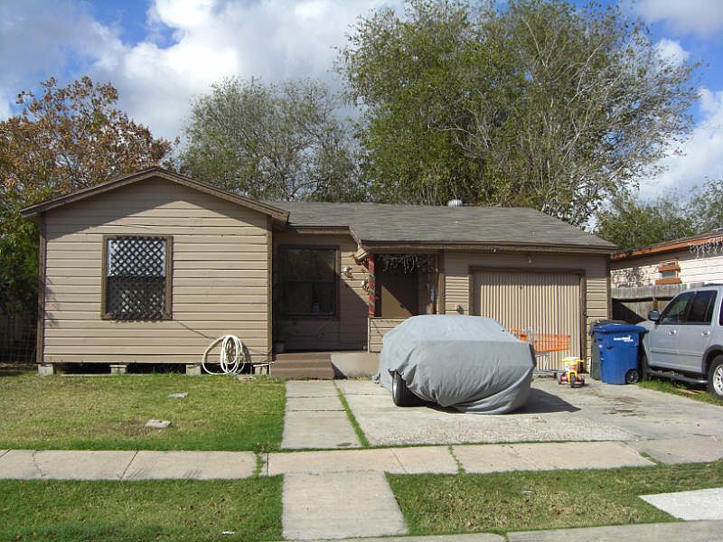 1st image of 909 Acacia Dr