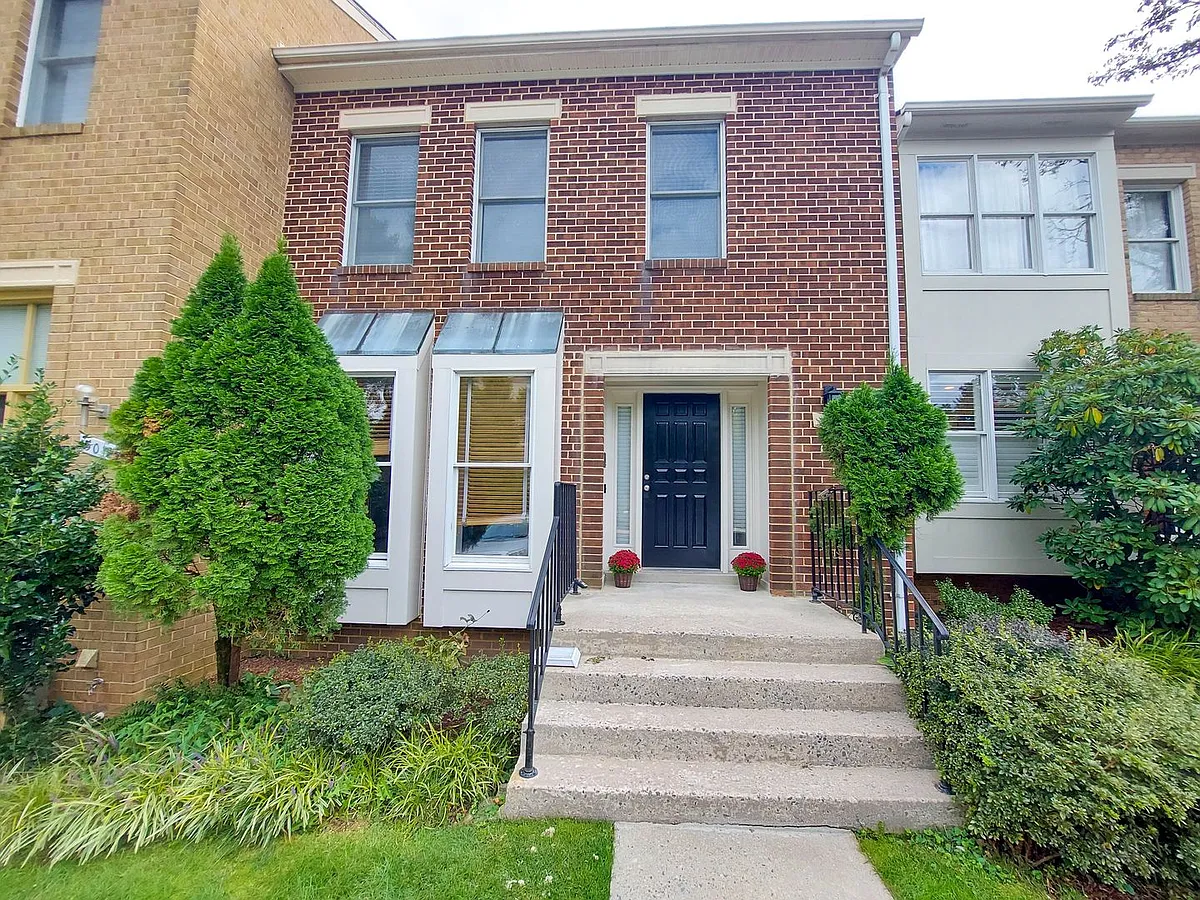 Building Photo - 5016 Cloister Dr