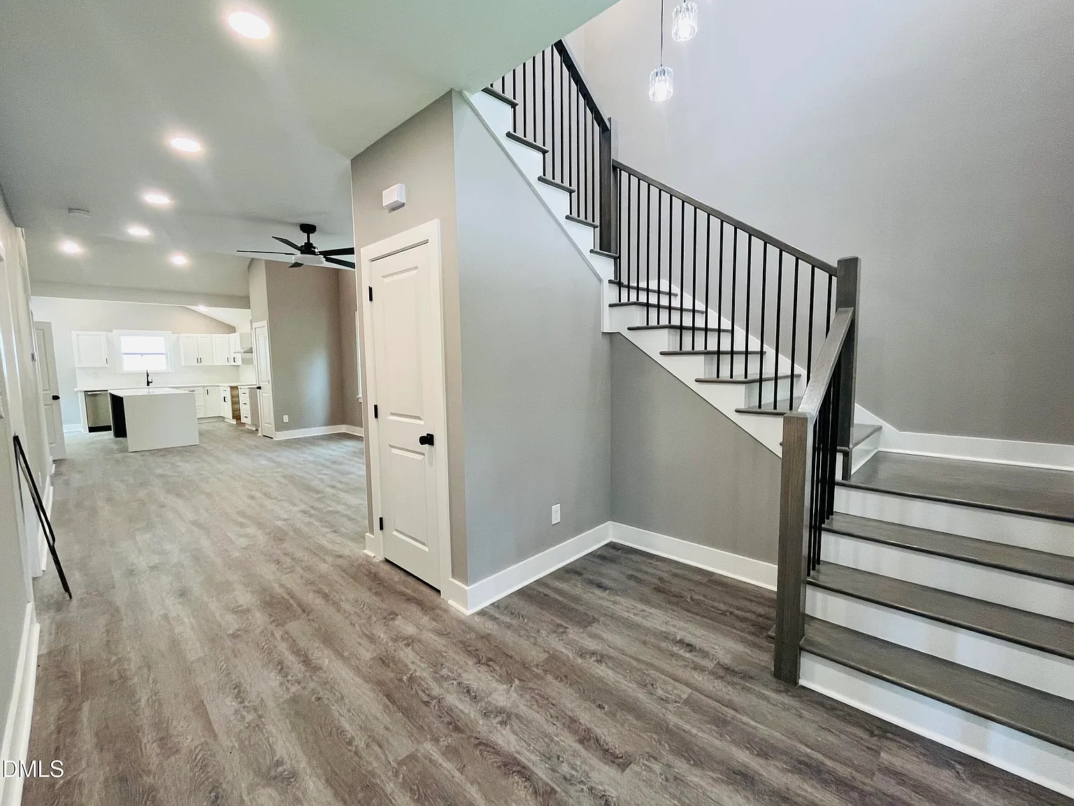 4 bed, 4.0 bath, $1,850 — Photo 3