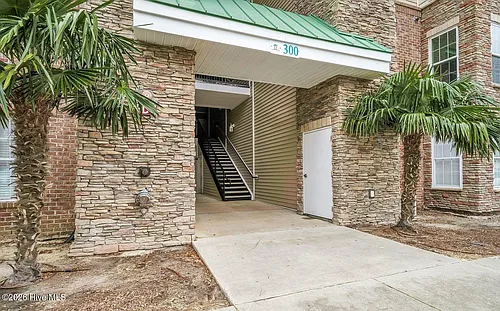 300 Gateway Dr #325 Photo 1