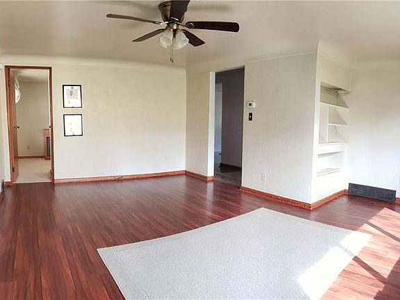 4th image of 408 Main Street Aly