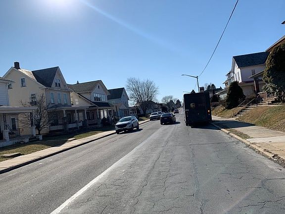 4th image of 506 Mahoning St