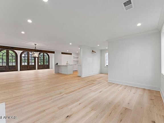 3rd image of 6717 Stone Mill Dr