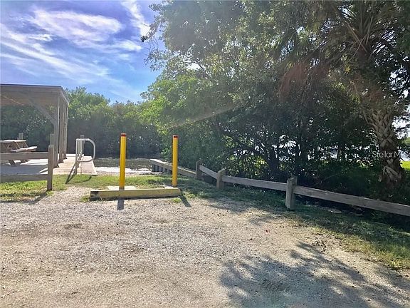 5th image of Pohoy Ave