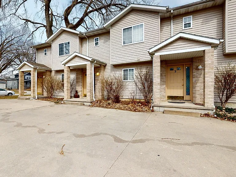 1510 Delaware Ave #3 — Photo 1