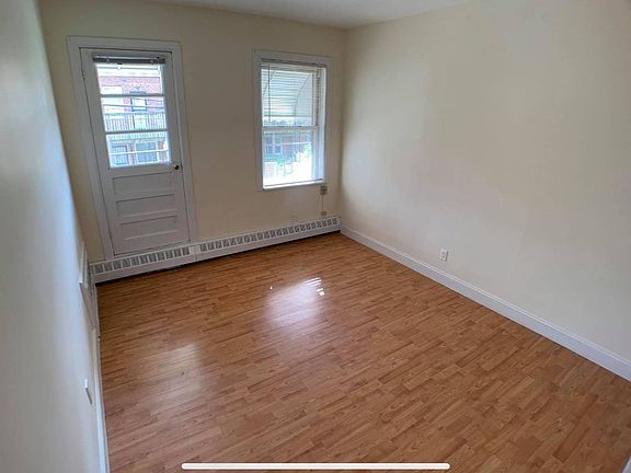 5th image of 147 Bay 40th St APT 2