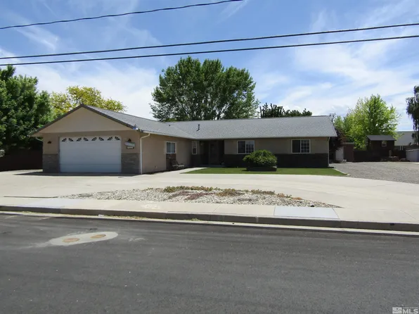 475 Pearl St, Yerington, NV 89447