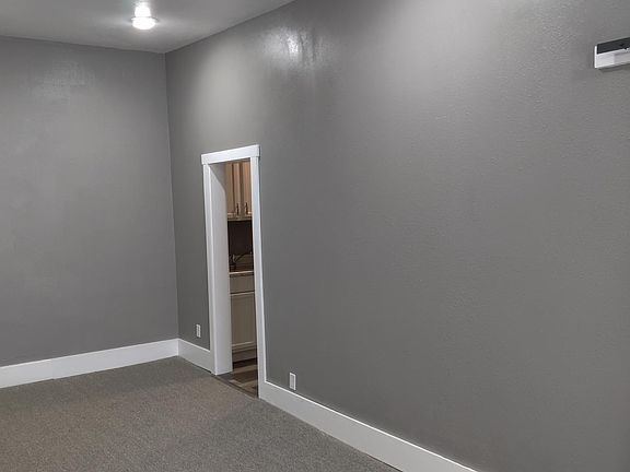 5th image of 401 E Erie St #3