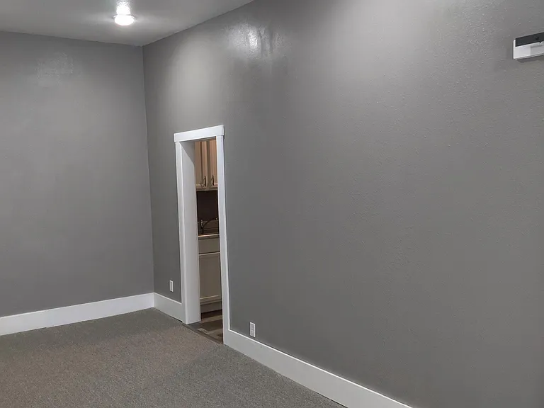 401 E Erie St #3 — Photo 5