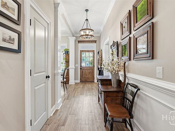 4th image of 221 Saint Pauls Road