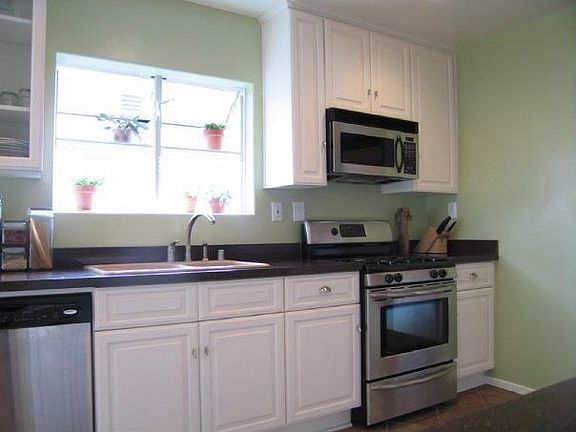 4th image of 3012 W 83rd St
