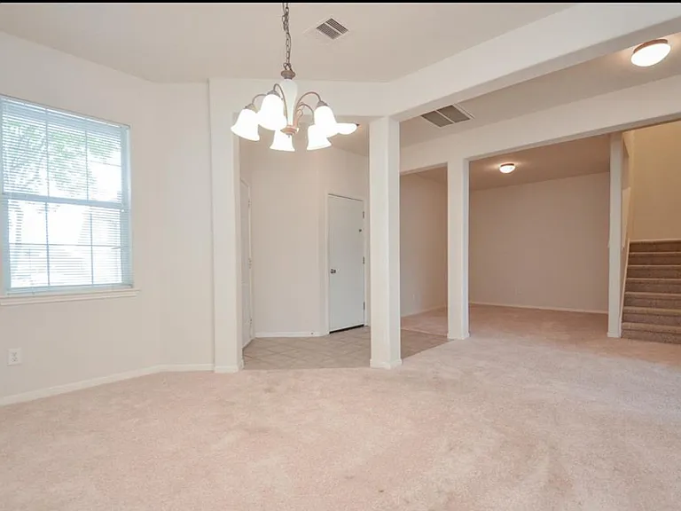 2934 Meadowglen Crst — Photo 12