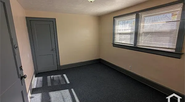 344 Lease St #2 — Photo 4
