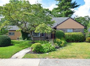 21 Alnwick Rd, Malverne, NY 11565