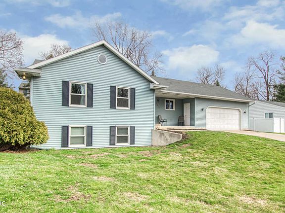 2nd image of 1217 Drexel Ct NE