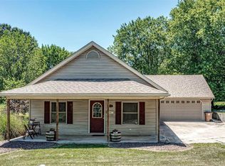 1300 2nd St, Gillespie, IL 62033