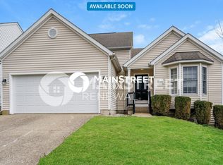 9805 River Trail Dr, Louisville, KY 40229