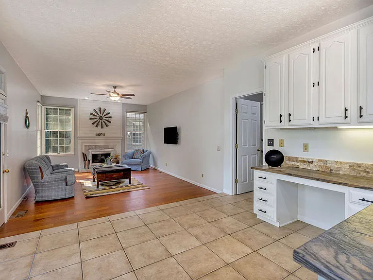 3291 Shadylake Dr — Photo 17
