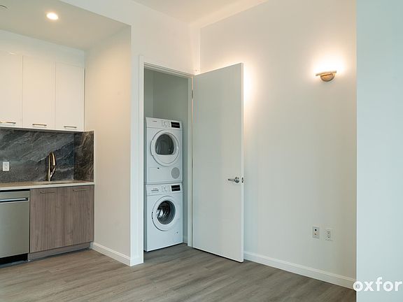 4th image of 111 Mulberry St E #4