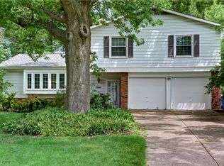 27008 Sweetbriar Dr, North Olmsted, OH 44070