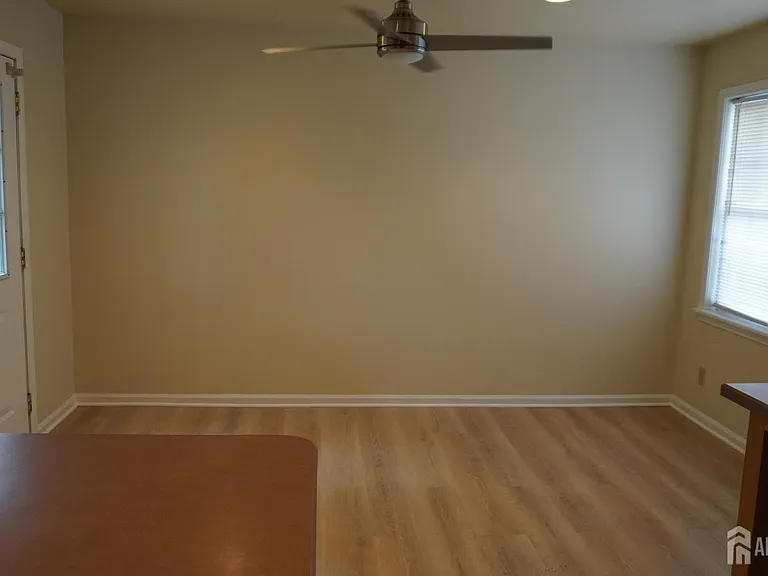 74 Warner St — Photo 5