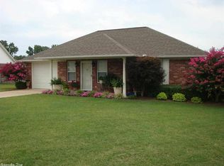 425 Village Dr, Searcy, AR 72143