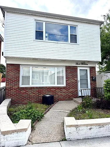 313 Clarendon St #2 Photo 1