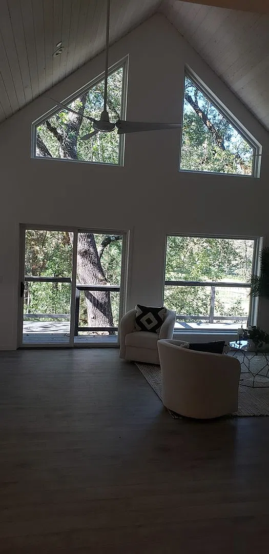 3 bed, 2.0 bath, 1647 sqft, $2,250 — Photo 3