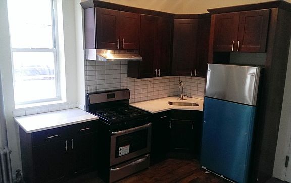 4th image of 861 Putnam Ave APT 1