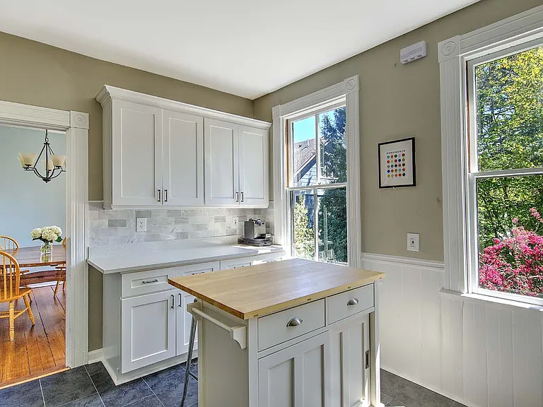 240 Brown St #2 — Photo 9