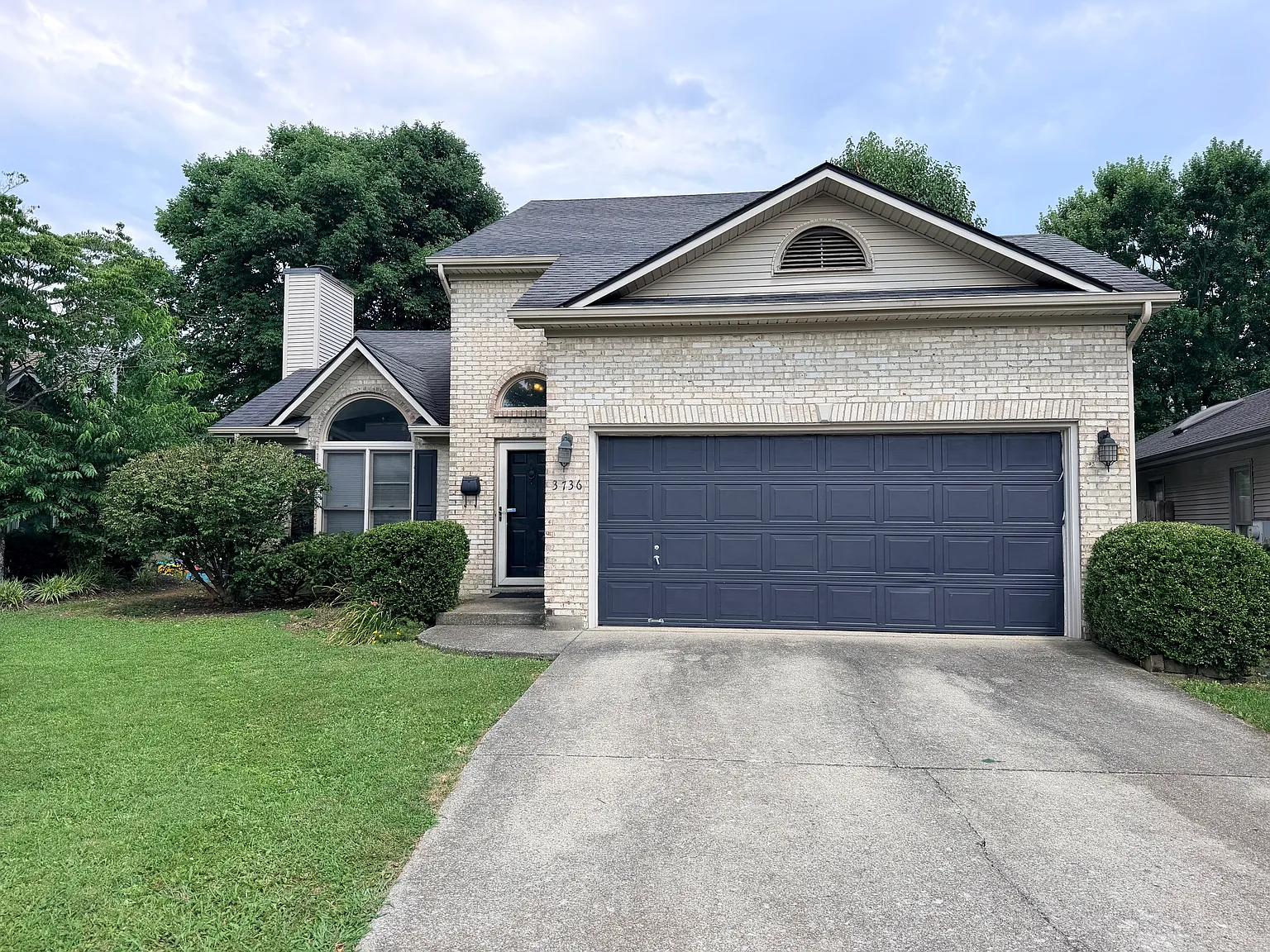 3 bed, 1653 sqft, $2,100 — Photo 1