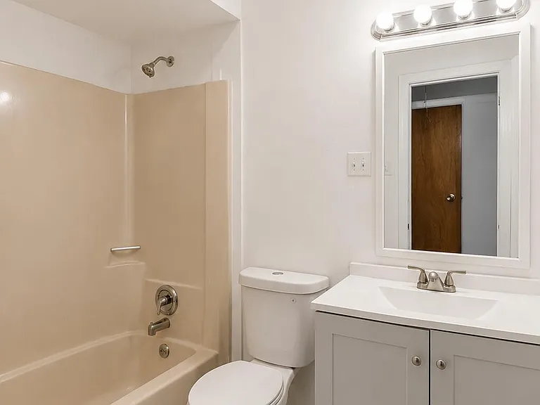 610A N Victoria Ave #1 — Photo 13