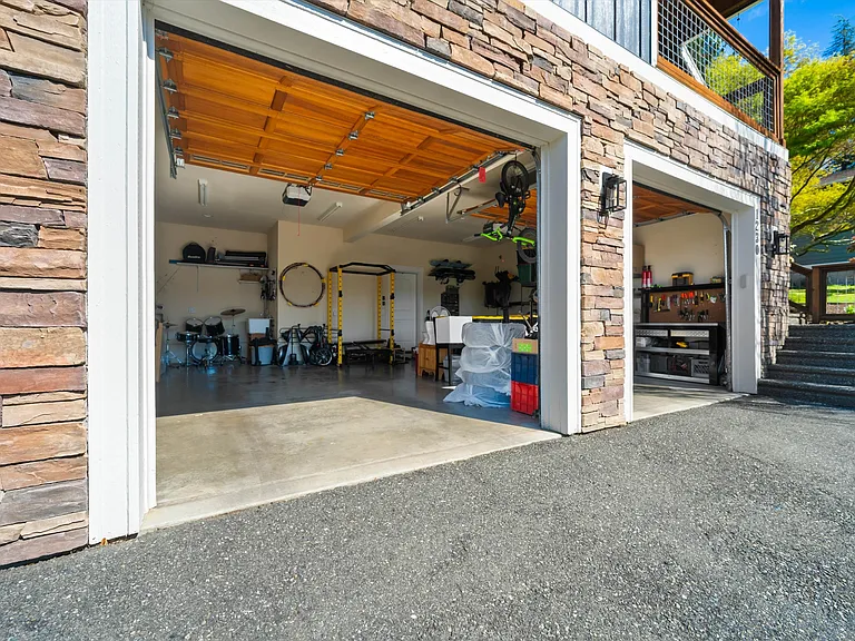 1230 Geneva Hills Rd — Photo 25