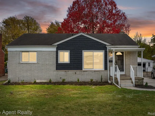 22024 Lanse St, Saint Clair Shores, MI 48081