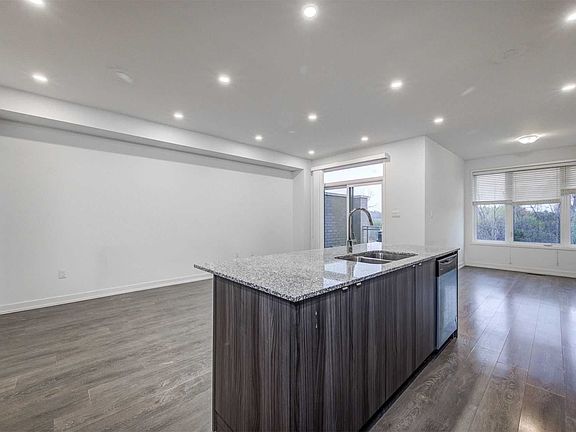 5th image of 211 Fowley Dr