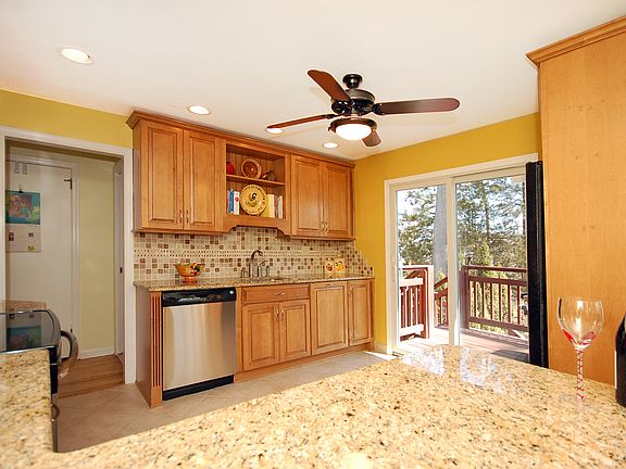 4th image of 86 N Ashby Ave