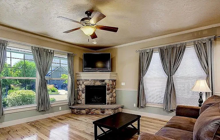 4752 W Farm View Dr — Photo 2