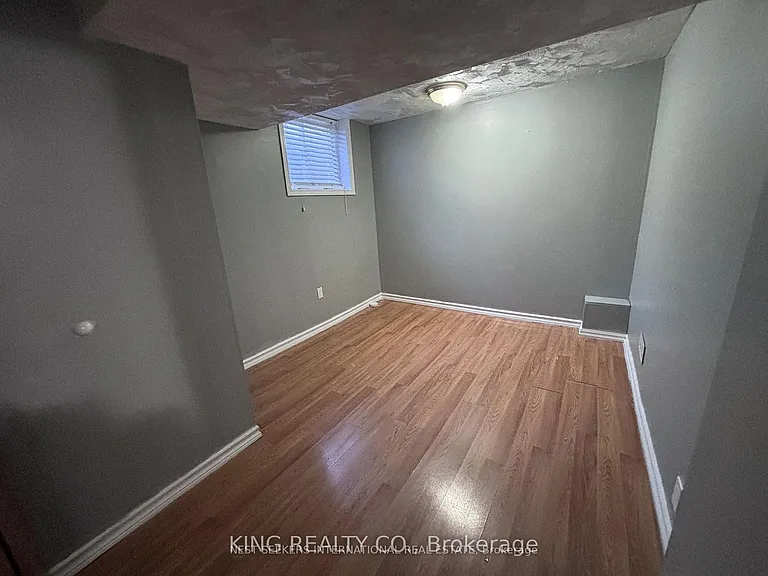 84 Carter Dr #LOWER — Photo 4