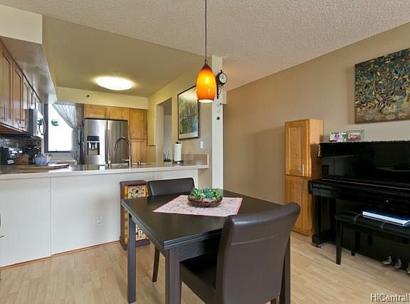 4th image of 990 Ala Nanala St APT 29C