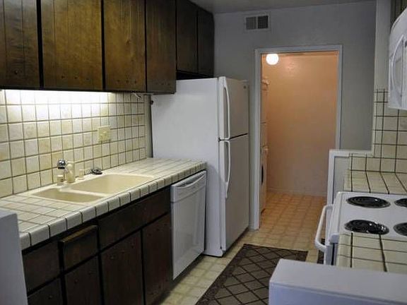 Kitchen/Laundry