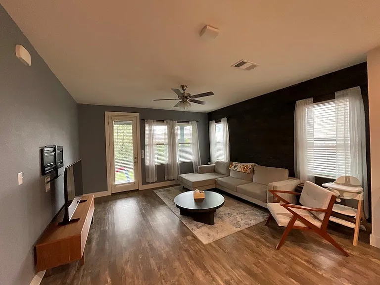 624 Golden Glory Rd — Photo 12