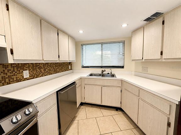 4th image of 1068 LOTUS PARKWAY #815