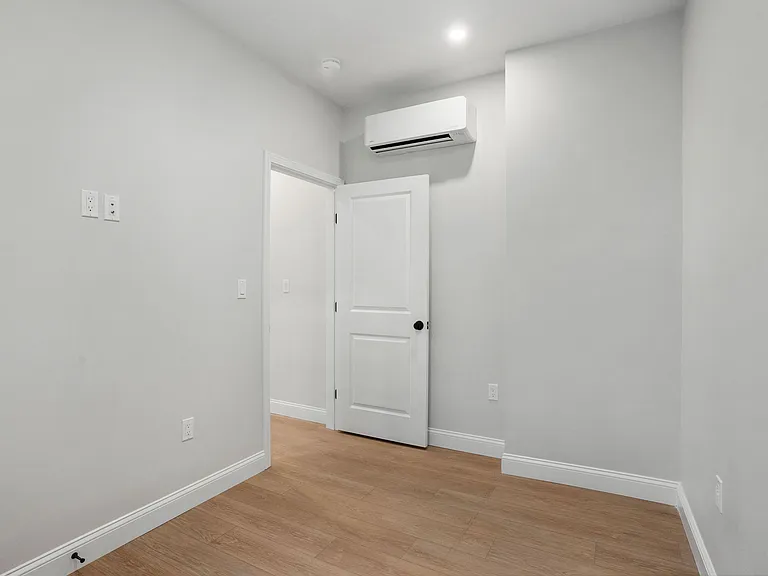 174 Salem St #2 — Photo 8