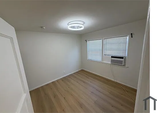 4606 Vineland Ave — Photo 4