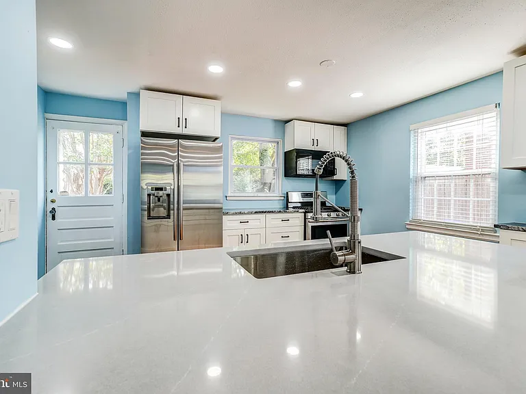 849 S Glebe Rd — Photo 8
